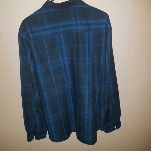 Marc Ecko Cut and Sew - Picture 4 of 4